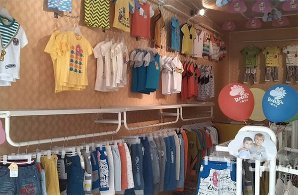 小龙哆哆童装加盟店