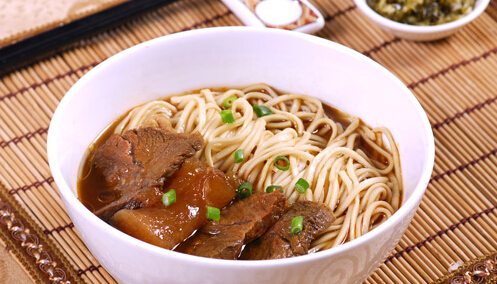 吉多方台式牛肉面加盟