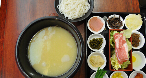 管记云南过桥米线加盟