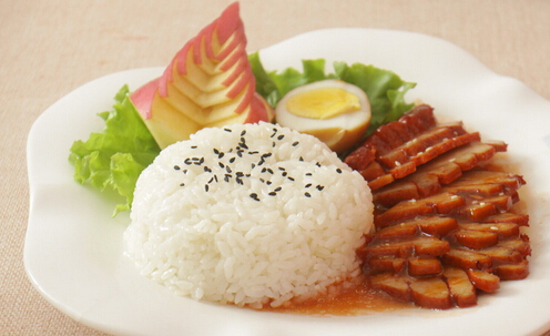 呆玩卤肉饭加盟