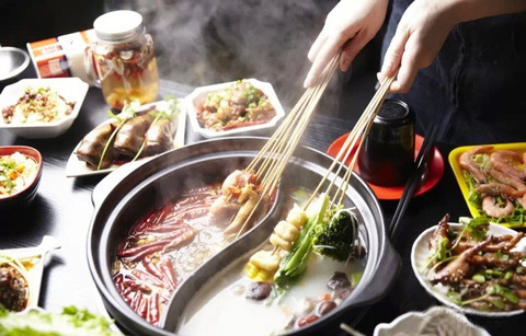 九签九砂锅串串香加盟