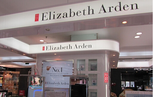 伊丽莎白雅顿加盟