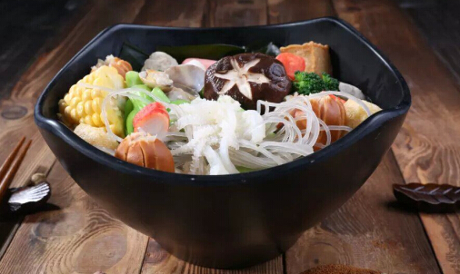 烫趟鲜川味麻辣烫加盟