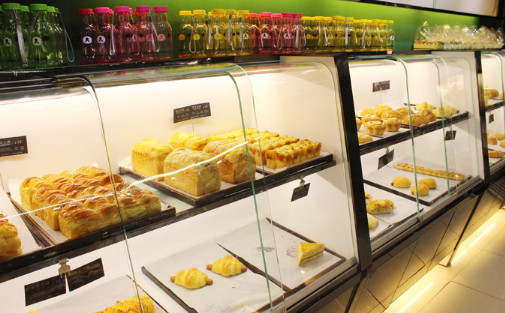 皇后西斯汀加盟