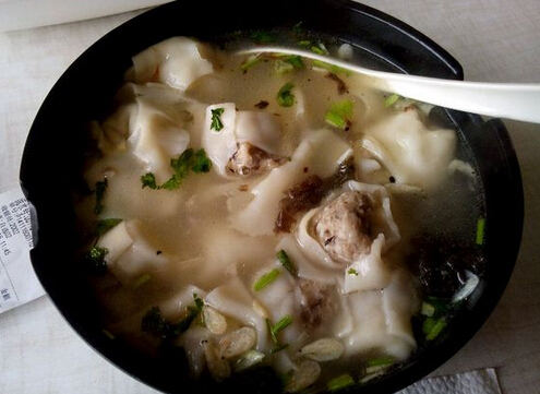 开巧味馄饨加盟店