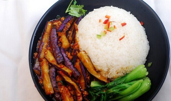 阿香婆煲仔饭加盟