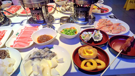 靓煮小海鲜自助火锅加盟费是多少?69.4万元启动资金不能少!