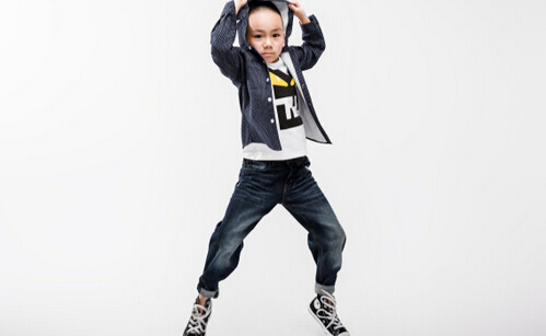 好娃娃童装加盟