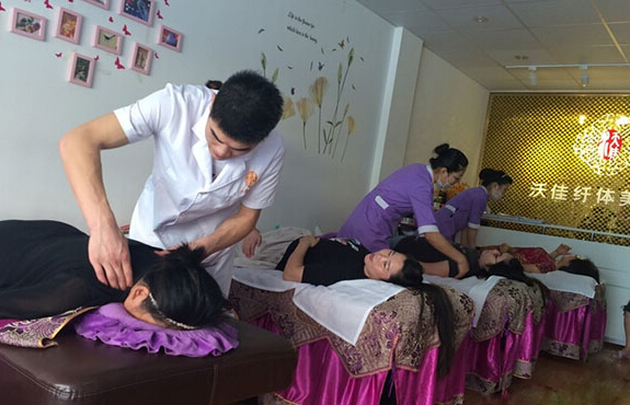 沃佳纤体美容坊加盟