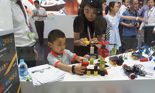 哈工大教育机器人加盟