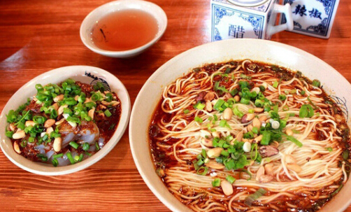 憨胖妈重庆小面加盟