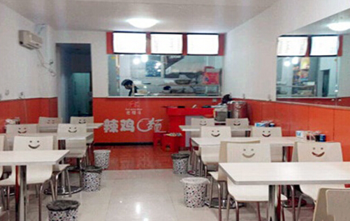 老烟斗辣鸡面加盟