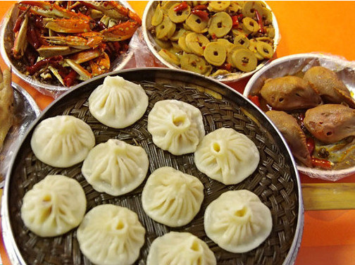 梁老三麻辣鸡头加盟