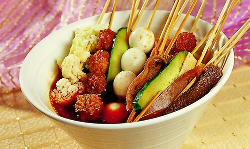 炫唇潮派串串香加盟