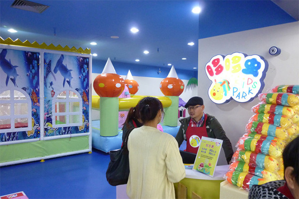 哆哆虫儿童乐园加盟