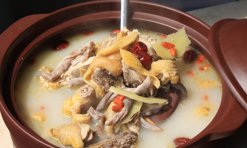 一席地鸡煲加盟