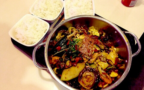 川江秀麻辣香锅加盟