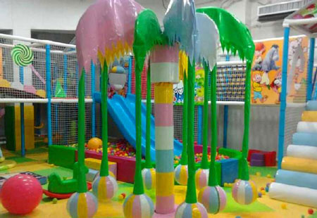 小淘气儿童乐园加盟