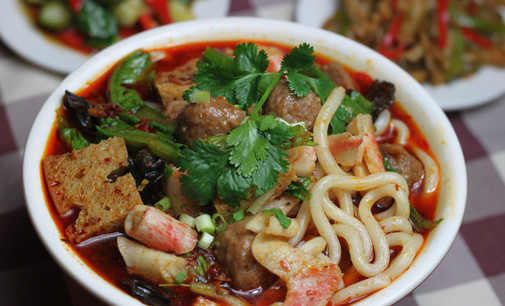 巧阿姨麻辣烫加盟