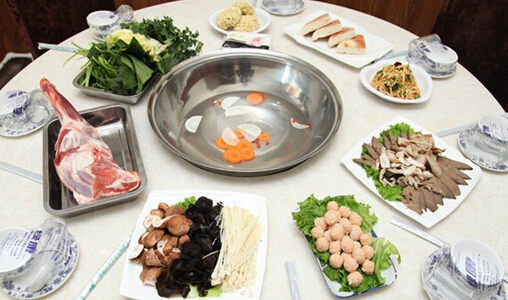 孔老二铁锅烀羊肉加盟