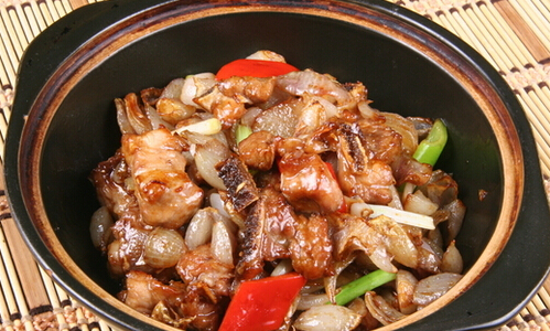 犟福牛排牛骨煲加盟