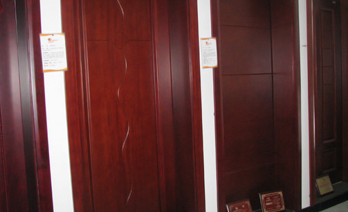 年年红防盗门加盟