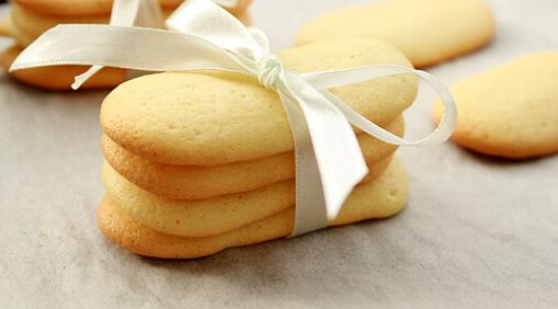 雪山飞狐零食量贩加盟