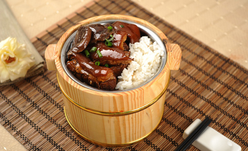 香公香婆木桶饭加盟