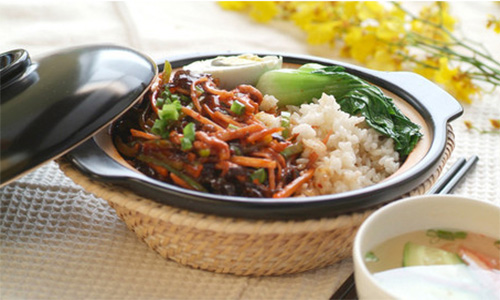 阿昌佳人煲仔饭加盟
