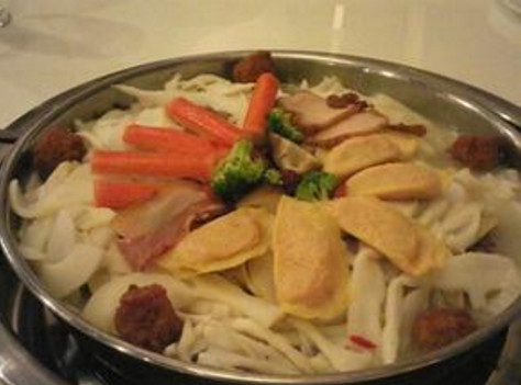 三人行骨头王火锅加盟店