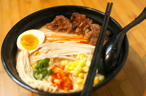 川鲁拉面加盟店