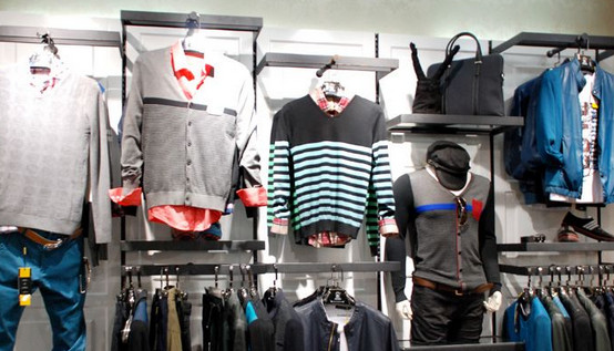 酷黄毛男装加盟