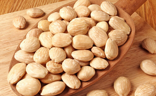 曹小宝零食世界加盟