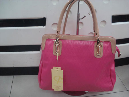 曼歌妮女包加盟