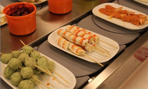 百串百香旋转麻辣烫加盟