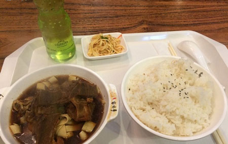 家味多排骨饭加盟