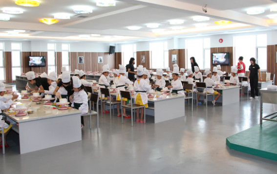 朋朋烘焙体验馆加盟店