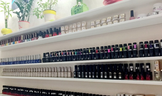 小男孩美甲加盟