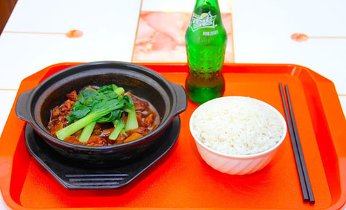 三人众黄焖鸡米饭加盟