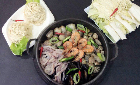 怡口韩国年糕火锅加盟