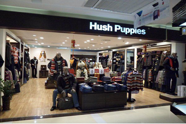 暇步士男装门店