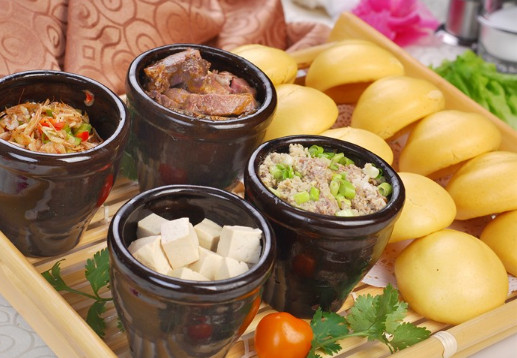 韩邦朝天锅加盟店