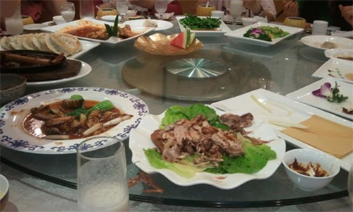 老山东鲁菜馆加盟店