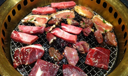 柚子林炭火烧肉加盟