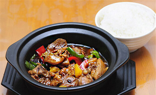 忆香思黄焖鸡米饭加盟