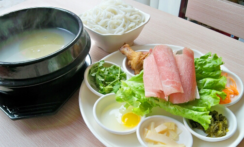 御香园过桥米线加盟