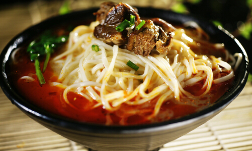 一品滇香园过桥米线加盟