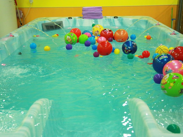 家有儿女婴幼儿水育游泳馆加盟