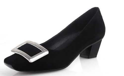 依人依典女鞋加盟