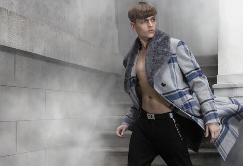 暇步士男装加盟